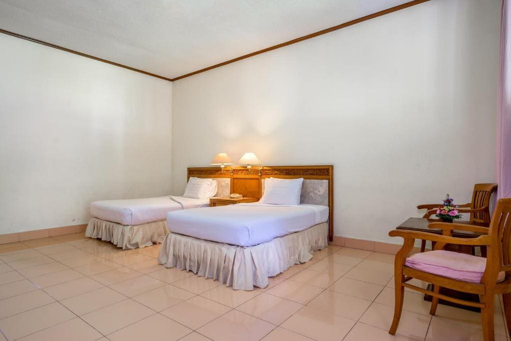 Standard Twin Room with Garden View room - Image 2