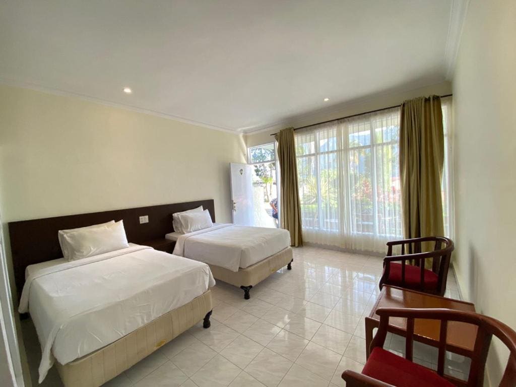 Family Room room - Image 1
