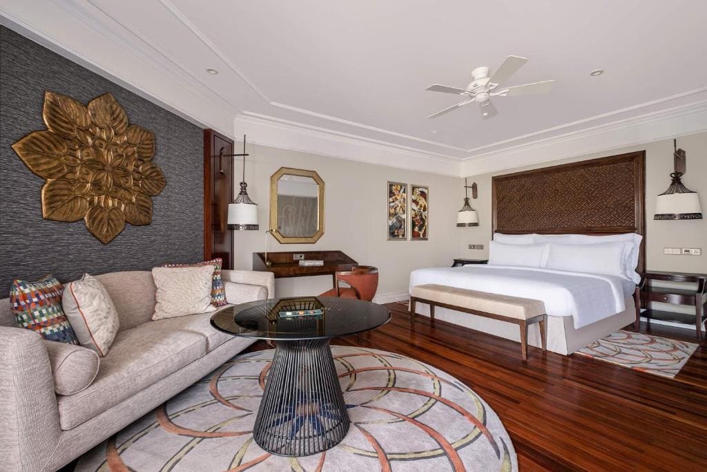 Classic King Room with Balcony and Garden View room - Image 1