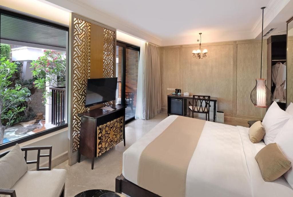 Premier Room with Pool View room - Image 1