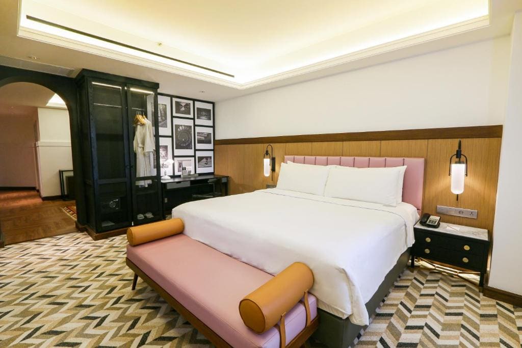 Executive Suite room - Image 3