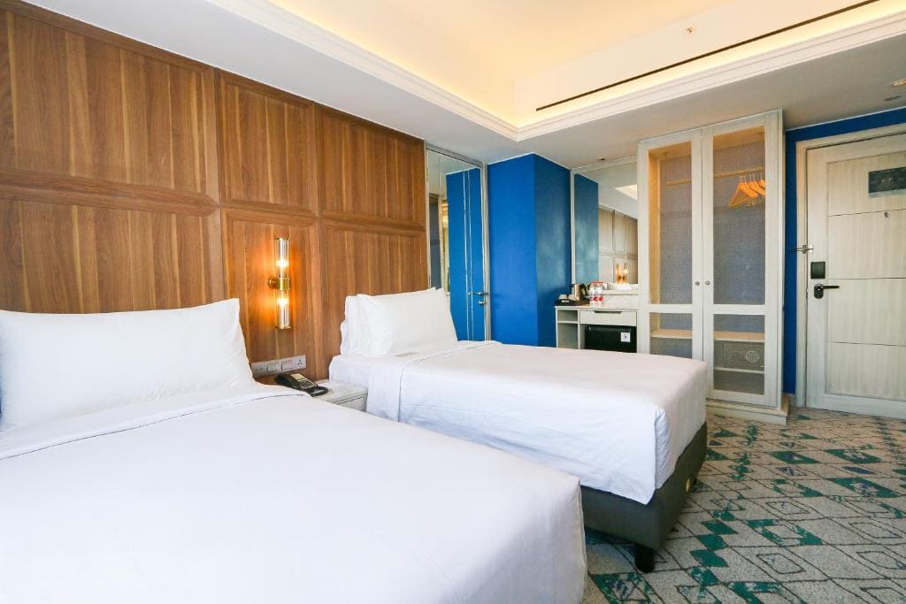 Deluxe Twin Premier room - Image 1