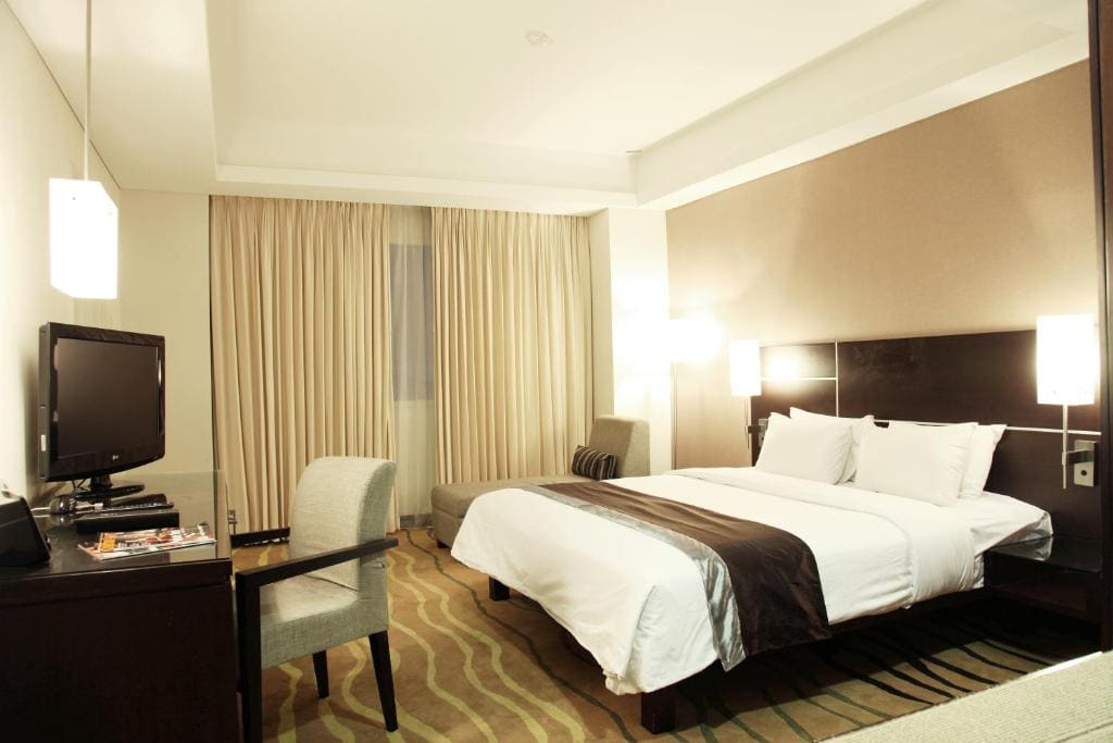 Executive Floor Superior Room room - Image 3