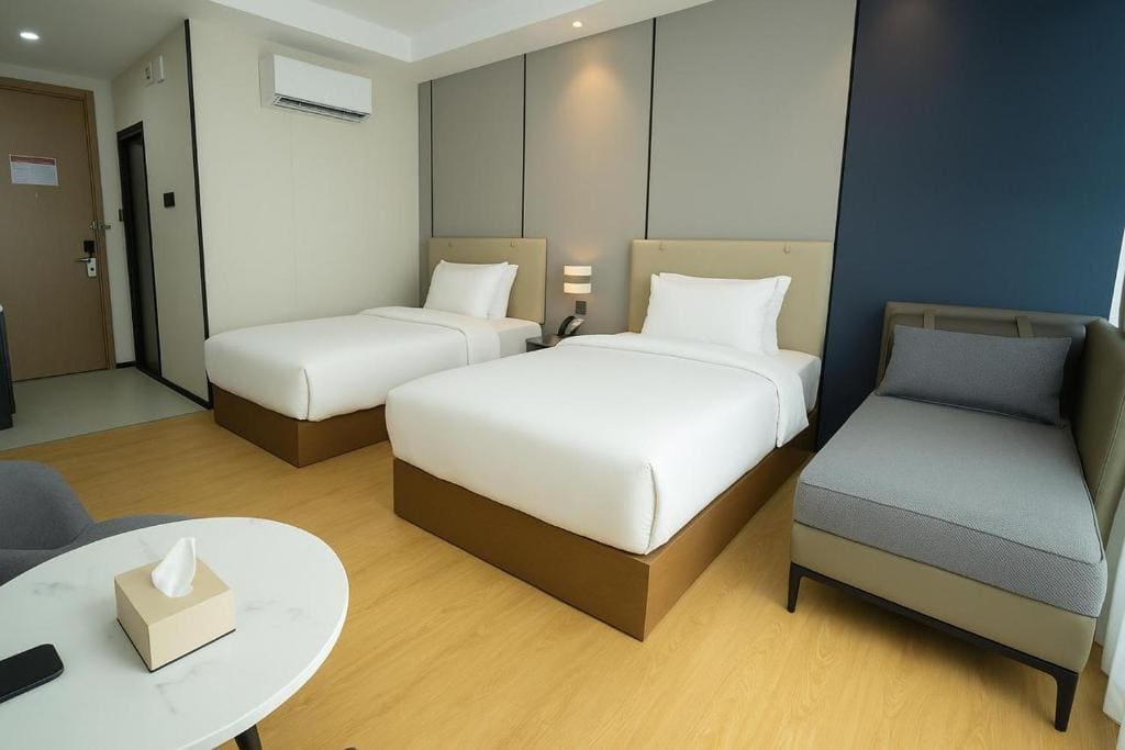 Deluxe Twin Room room - Image 2