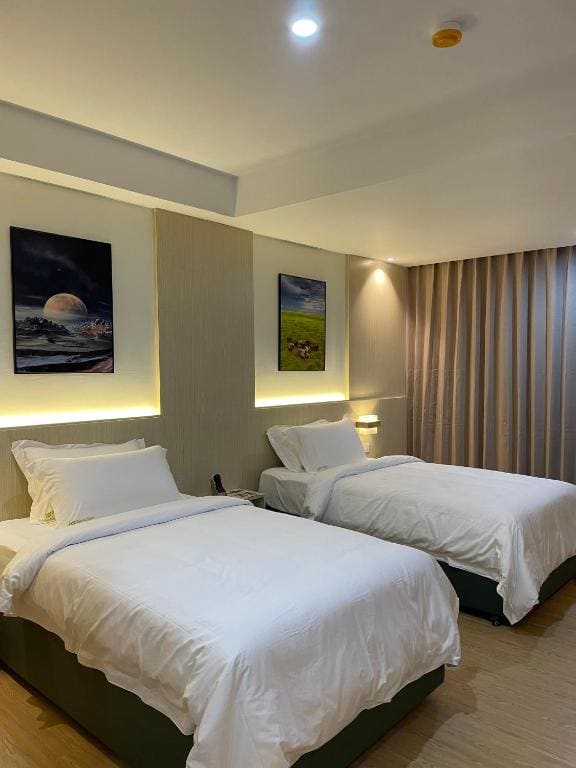 Superior Twin Room room - Image 2