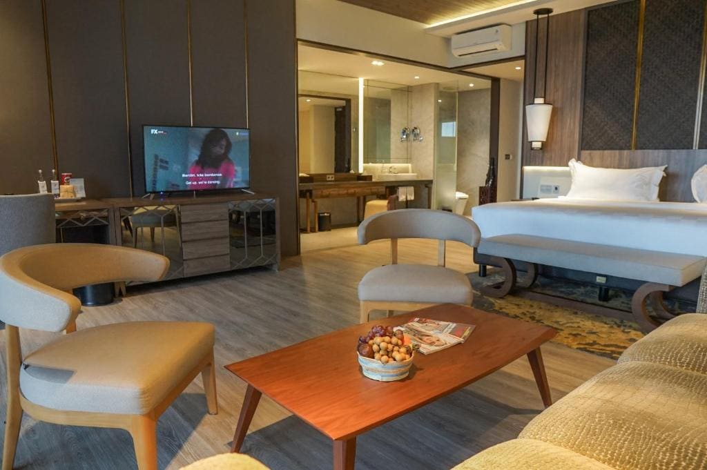Ocean Suite room - Image 2