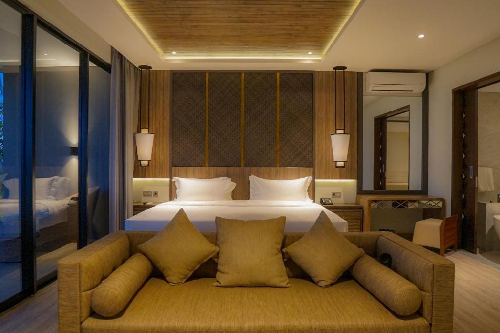 Ocean Suite room - Image 1