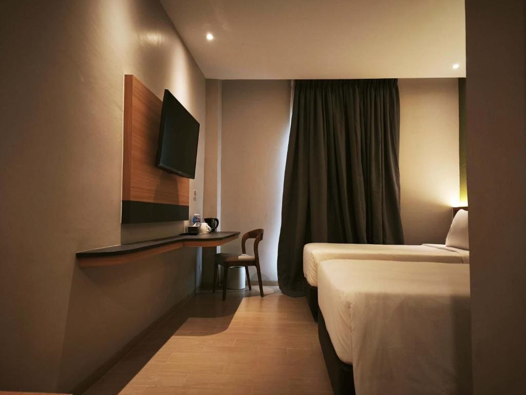 Deluxe Twin Room room - Image 1