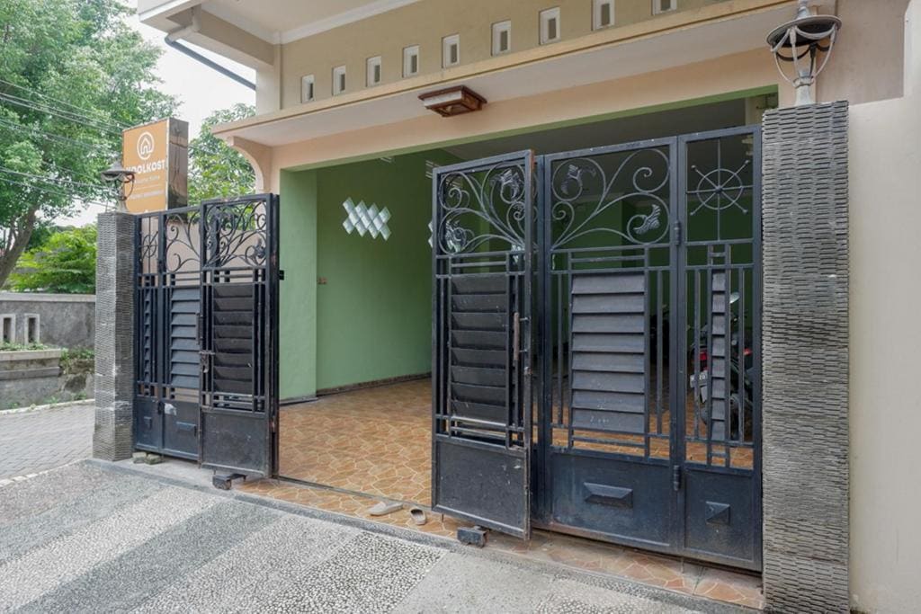 Guesthouse
2 stars
RedDoorz Near Gajah Mada Street Semarang
5.8 Review score
2.9 miles from center
Starting from
$34 room - Image 3