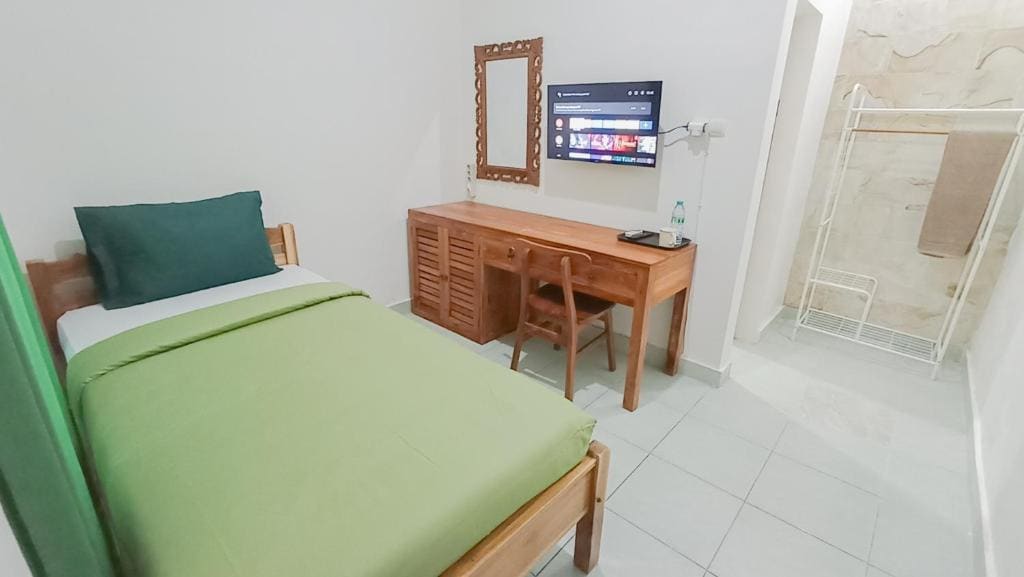 Twin Room with Private Bathroom room - Image 3