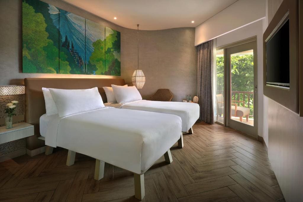 Deluxe Twin Room with Balcony and Free Benefit room - Image 1