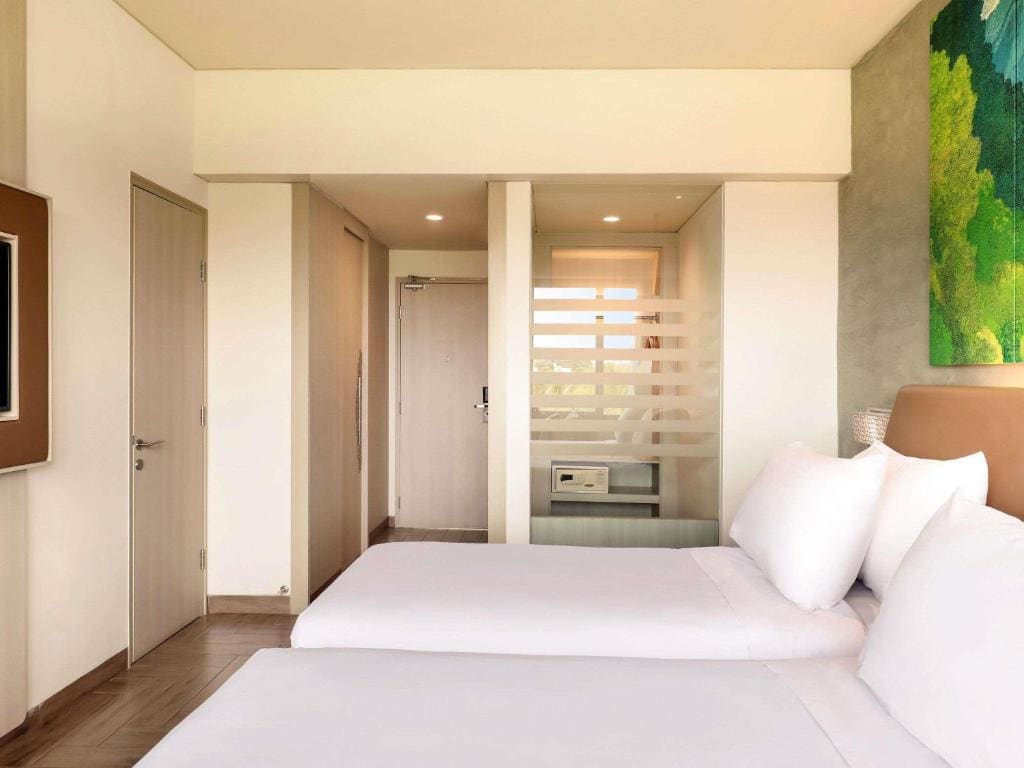 Deluxe Twin Room with Ocean View with Free Benefit room - Image 2