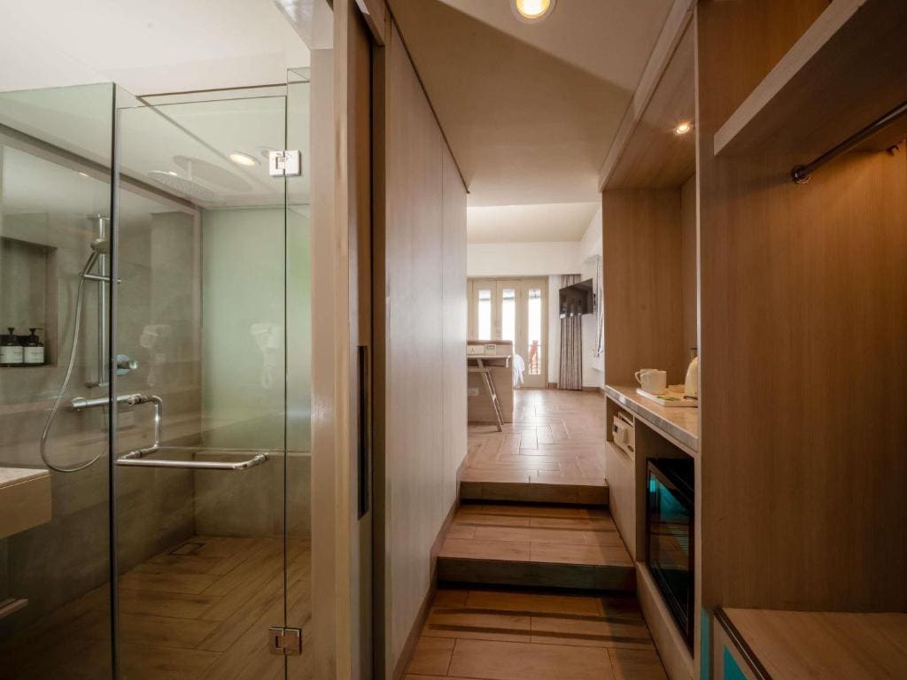 Deluxe Double Room with Ocean View and Free Benefit room - Image 3