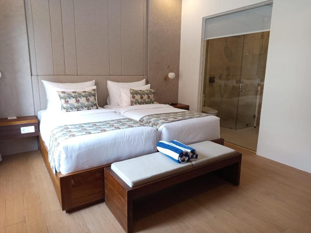 One Bedroom Deluxe Pool Villa room - Image 2