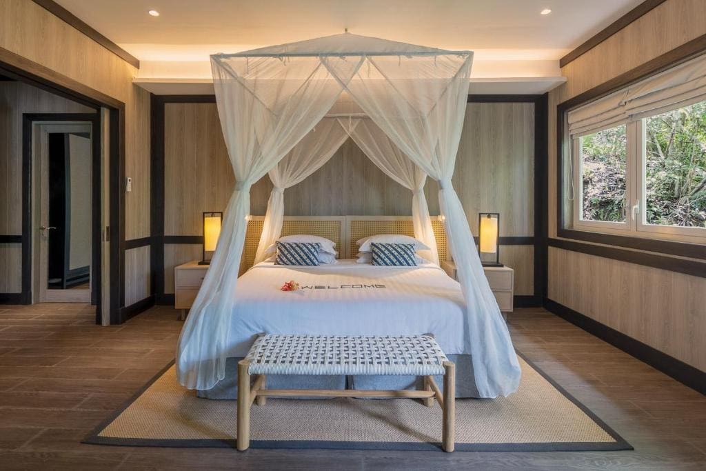 Deluxe Double or Twin Room with Sea View room - Image 1