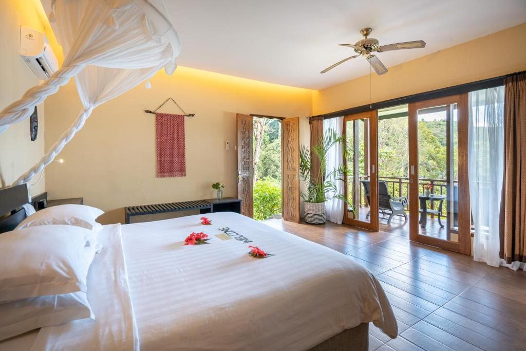 Double or Twin Room with Sea View room - Image 2