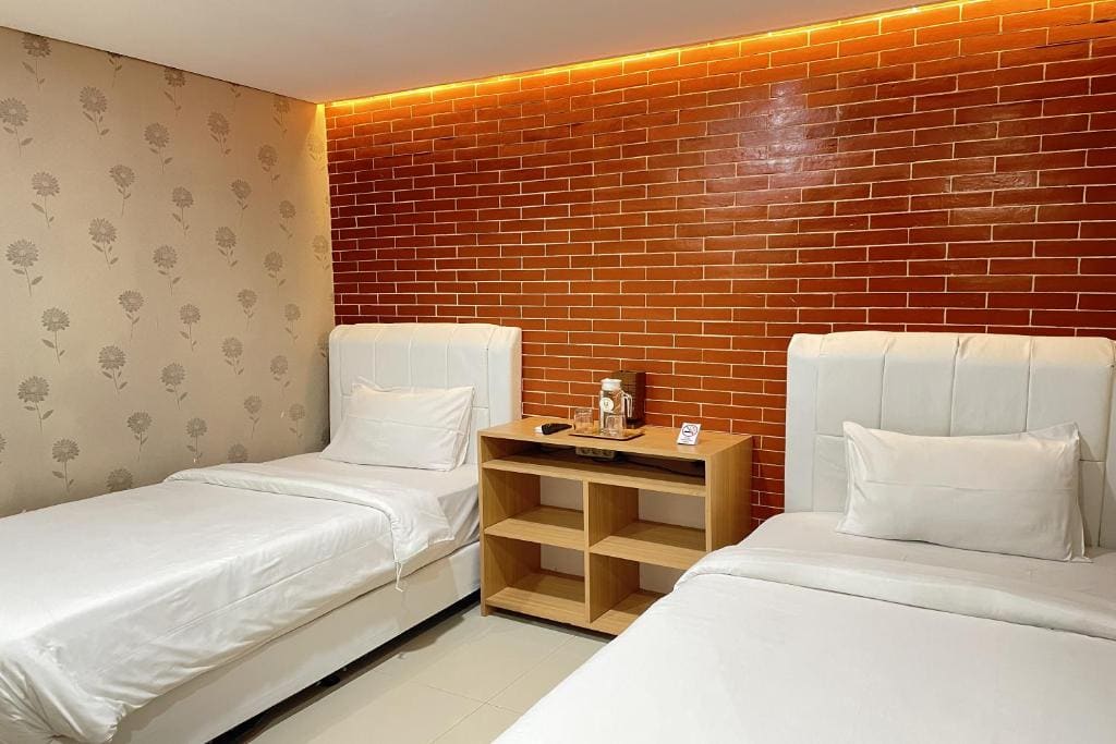 Deluxe Twin Room room - Image 1