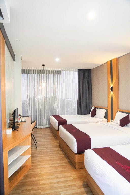 Family Room with Balcony room - Image 1