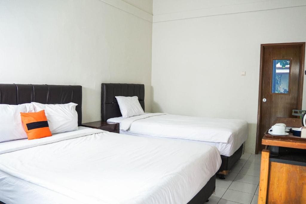Standard Twin Room room - Image 2