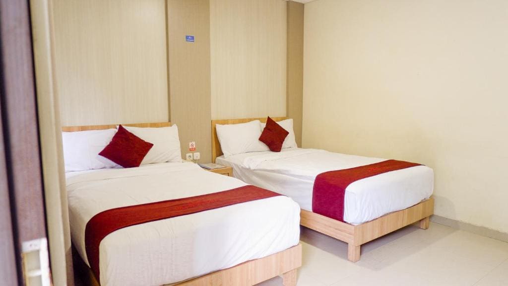 Superior Twin Room room - Image 3