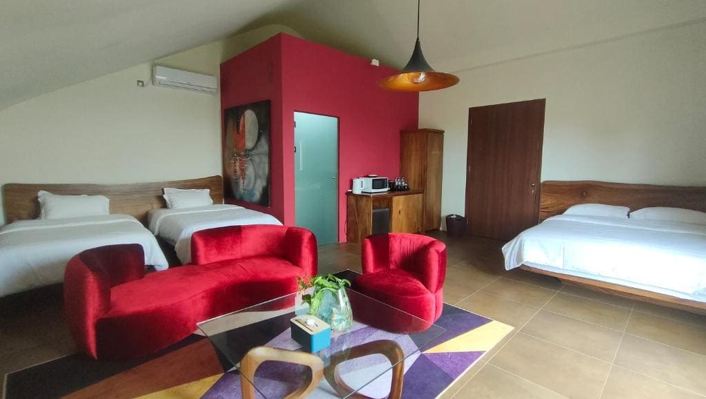 Family Room with Garden View room - Image 1
