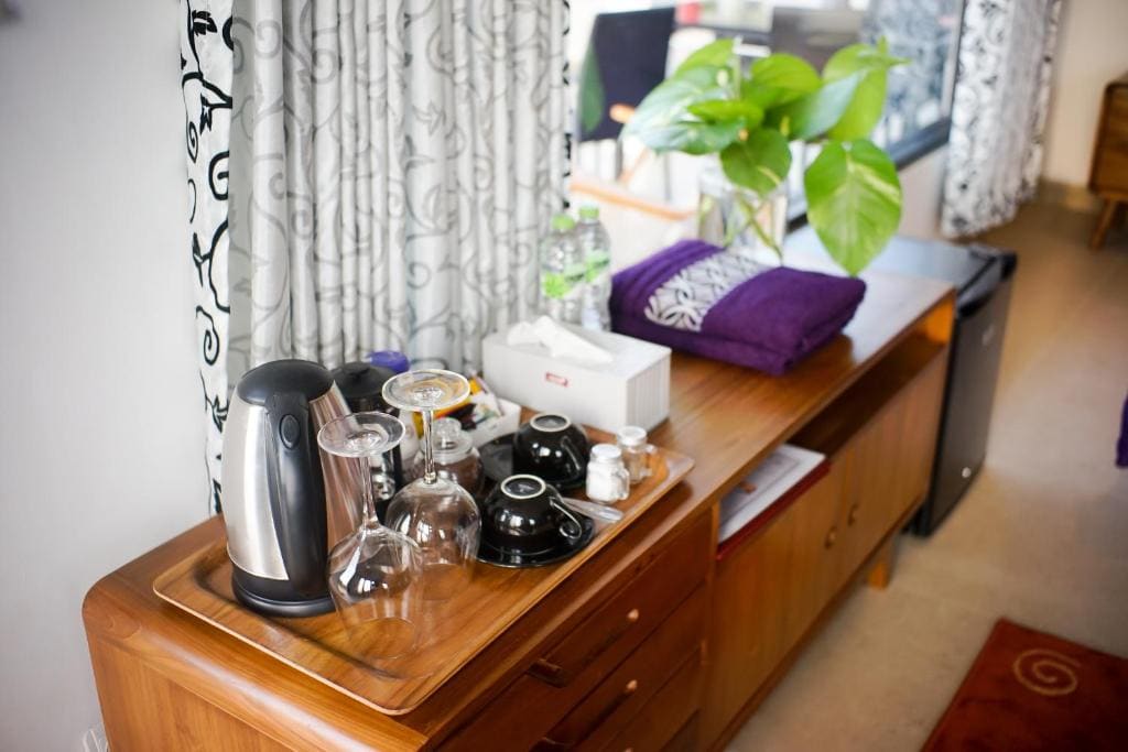 Double Room with Pool View room - Image 1