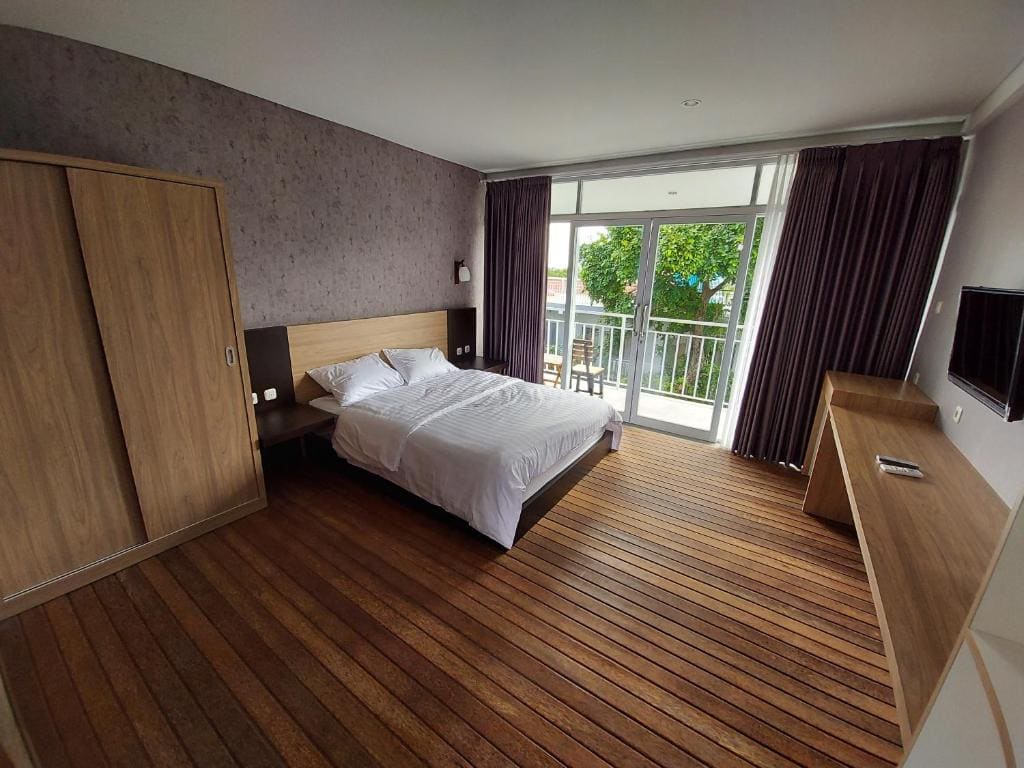 Deluxe Room room - Image 3