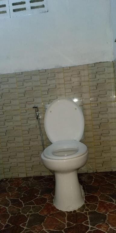 Single Room with Private Bathroom room - Image 2