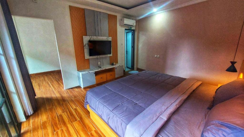 Deluxe Double Room with Bath room - Image 2