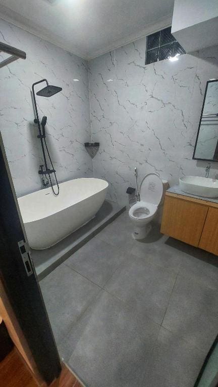 Deluxe Double Room with Bath room - Image 1