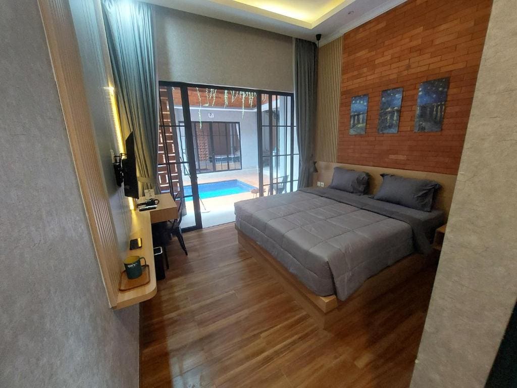 Double Room with Pool View room - Image 2