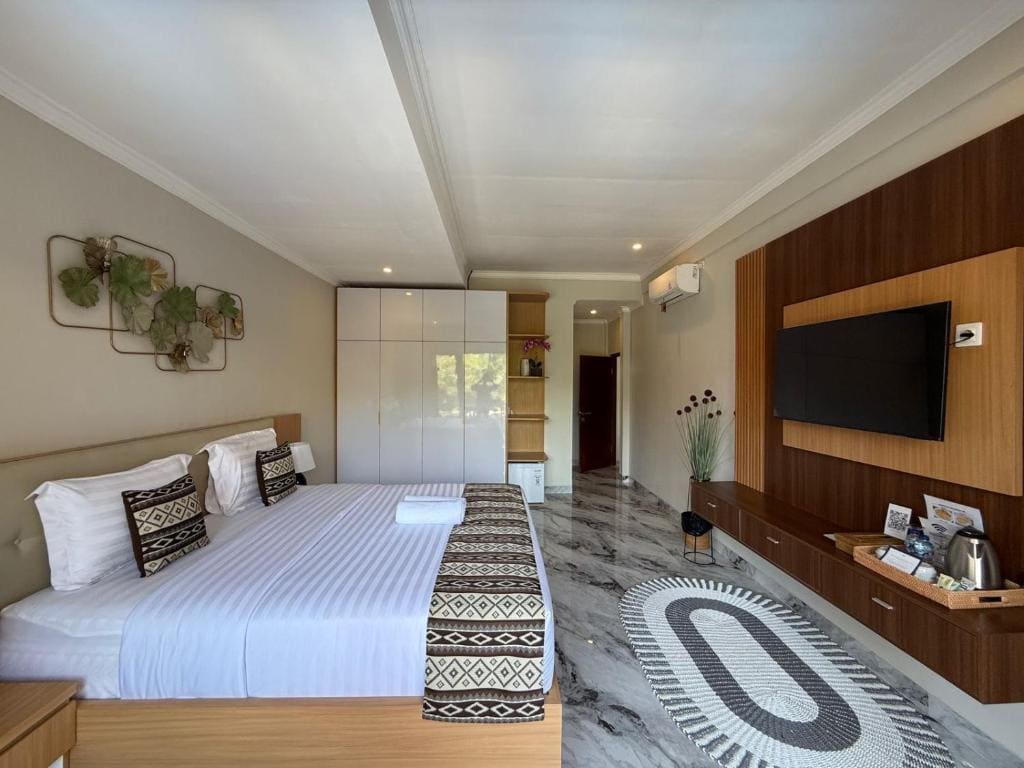 Double Room with Balcony room - Image 3