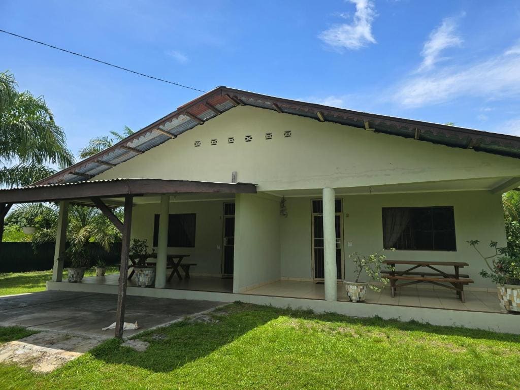 Two-Bedroom House room - Image 1