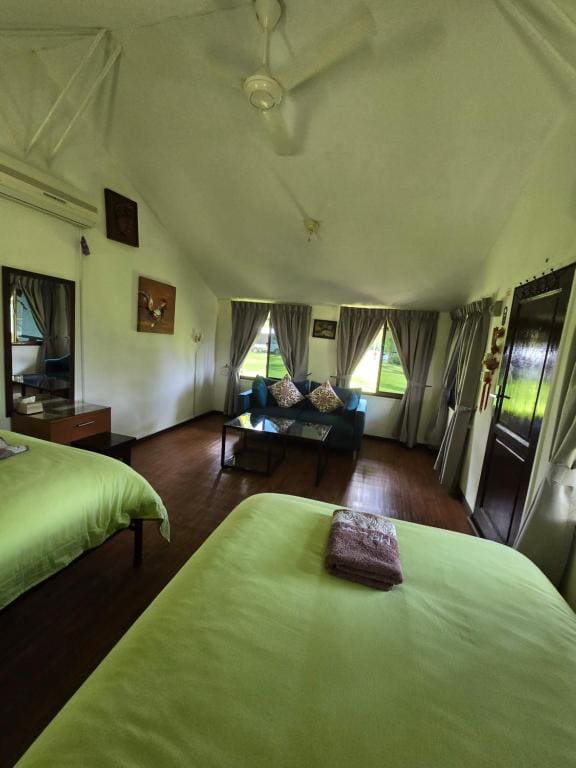 Superior Twin Room room - Image 2