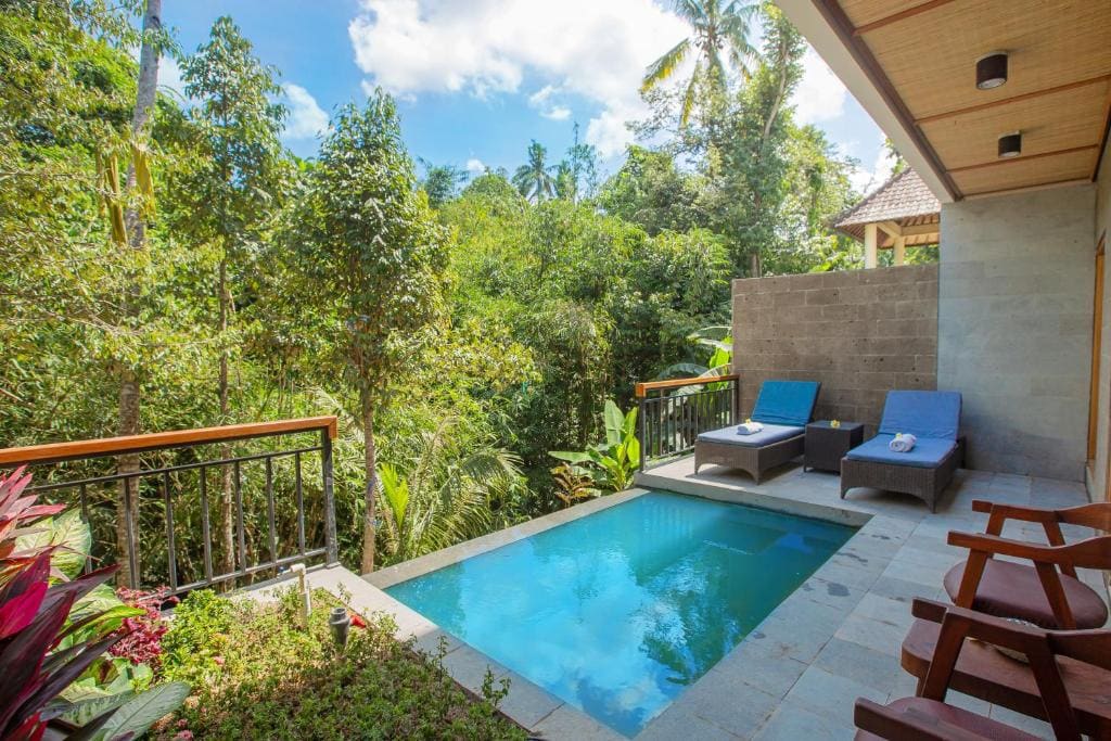 Suite with Private Pool and Jungle View room - Image 1