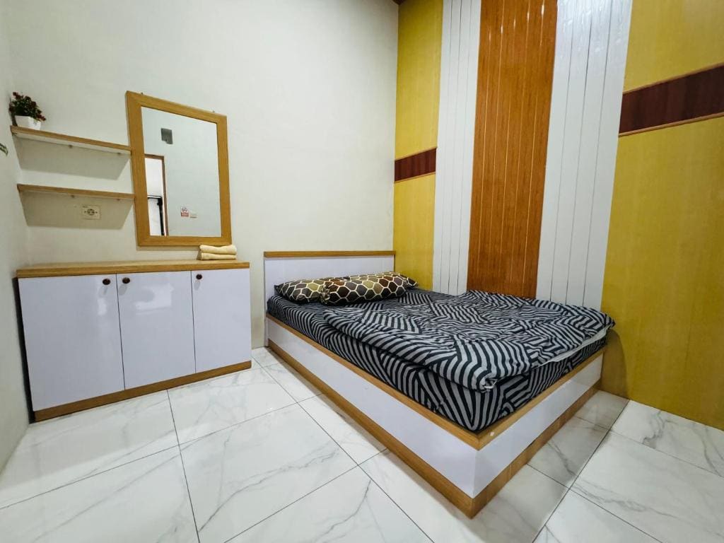 Double Room with Shared Bathroom room - Image 1