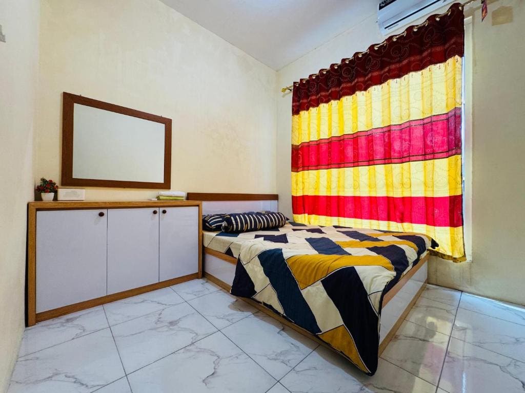 Three-Bedroom House room - Image 1