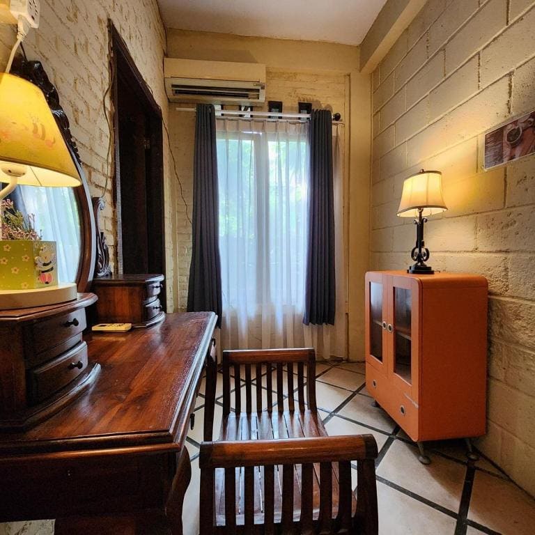 Small Double Room room - Image 2