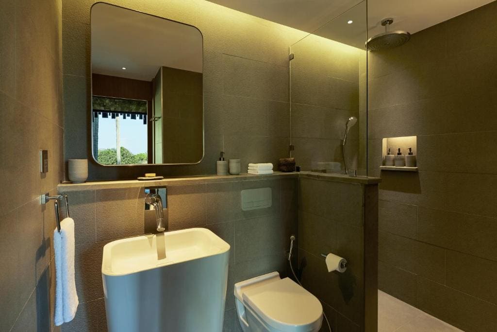 Canopy Suite room - Image 3