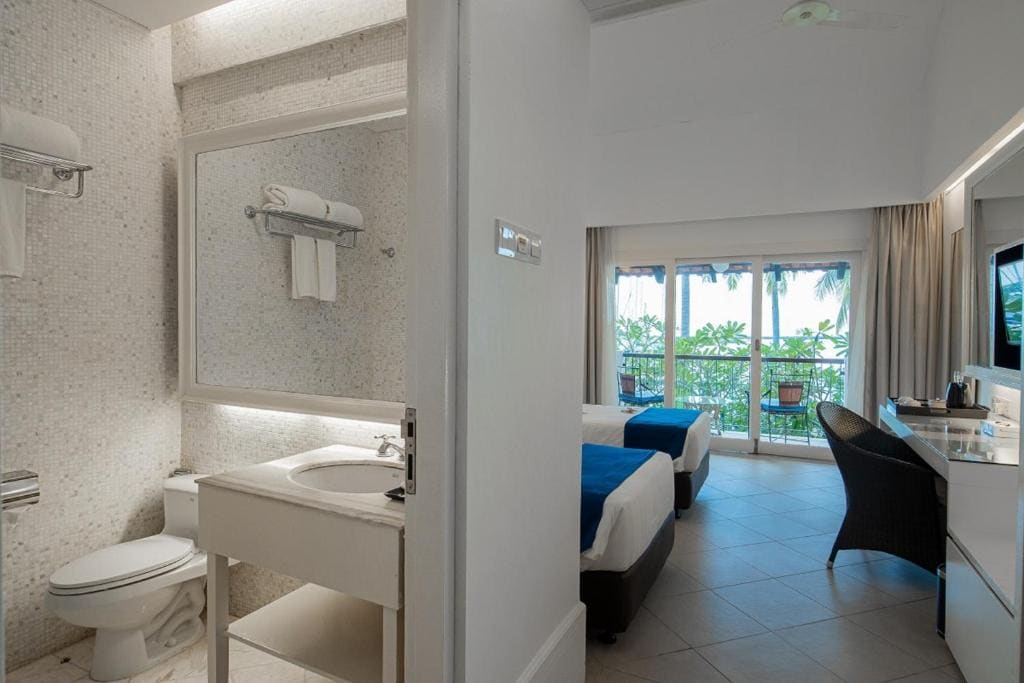 Deluxe Room with Sea View room - Image 3