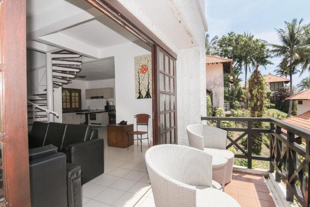 Three-Bedroom Chalet with Garden View room - Image 2