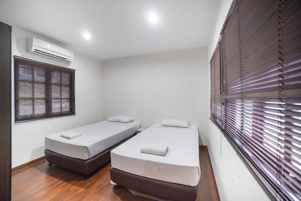 Two Bedroom Chalet with Garden View room - Image 3
