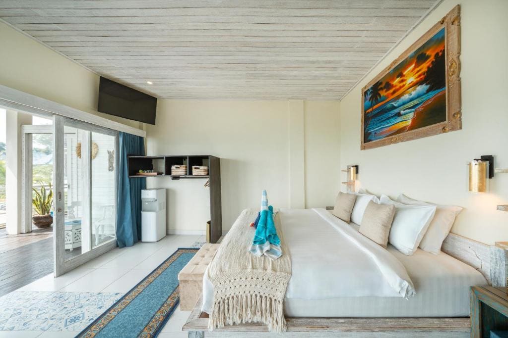 Double Room with Balcony and Sea View room - Image 2