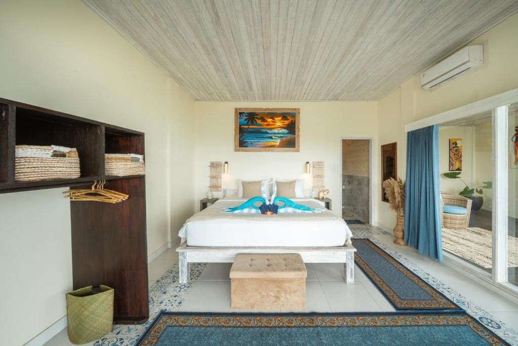 Deluxe Double Room with Balcony and Sea View room - Image 1