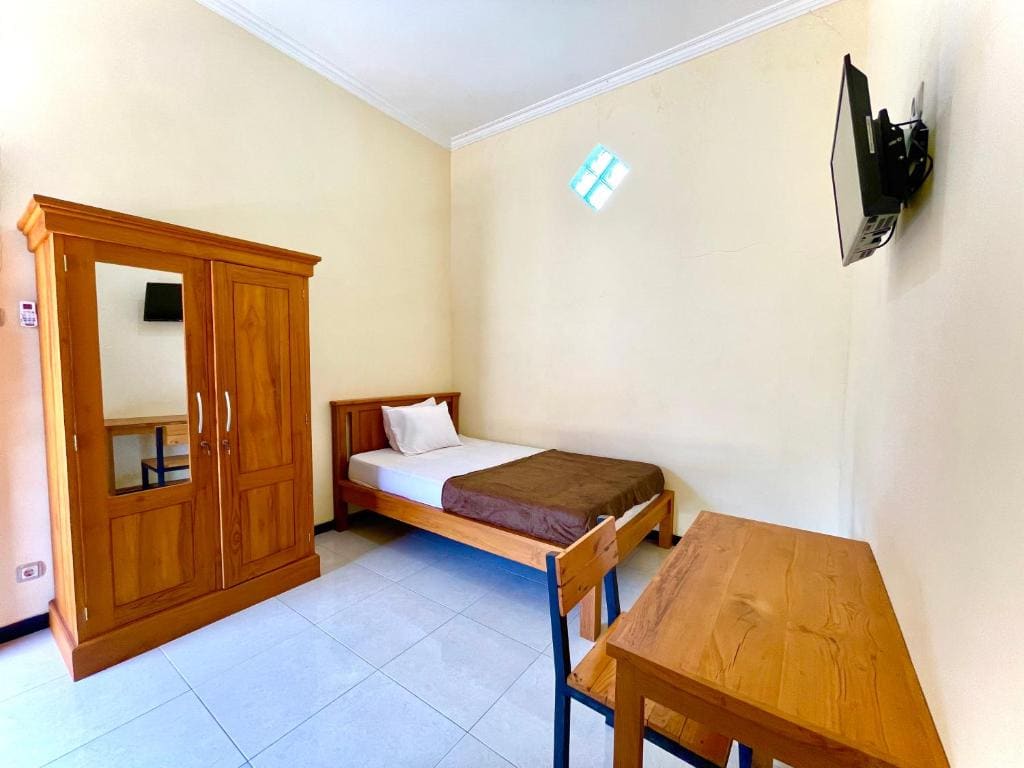 Double Room with Private Bathroom room - Image 3