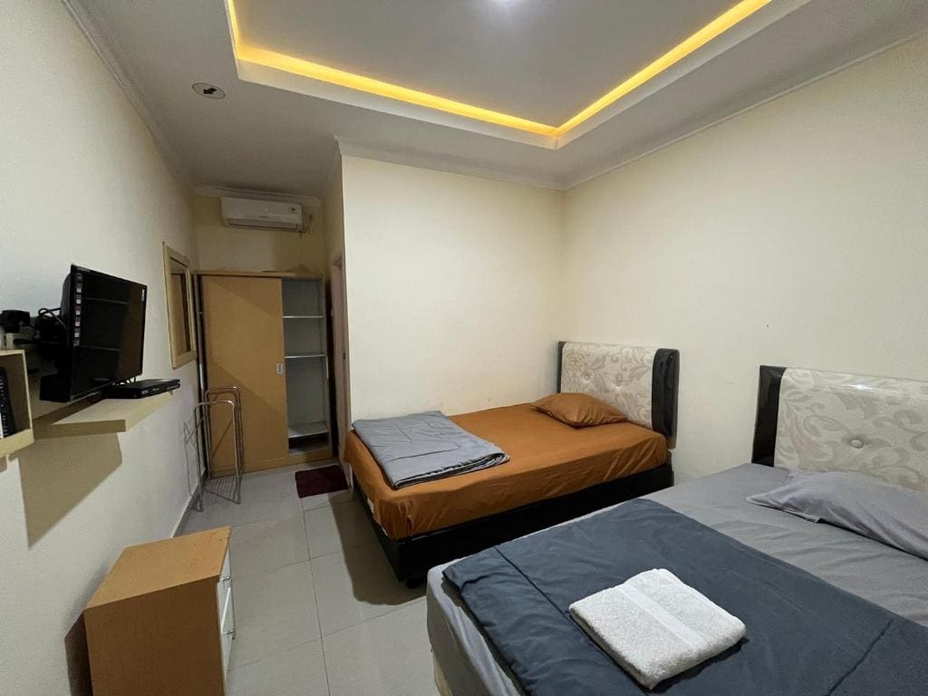 Family Room room - Image 2