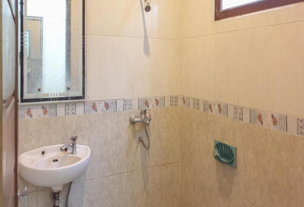 Standard Twin Room room - Image 2