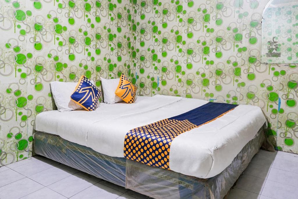 Deluxe King Room room - Image 2