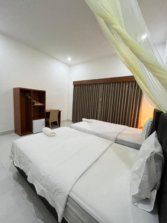 Twin Room with Garden View room - Image 3