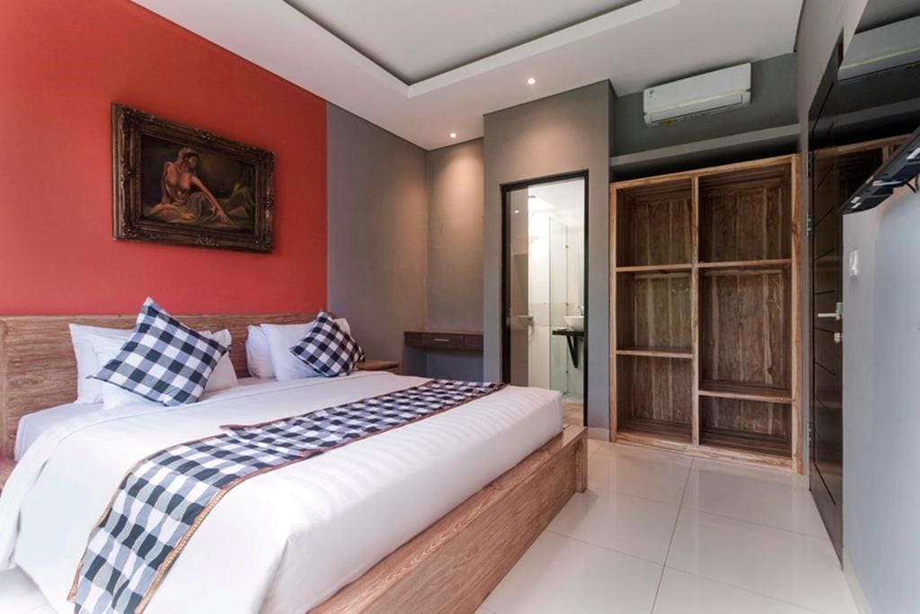Three-Bedroom Suite room - Image 2